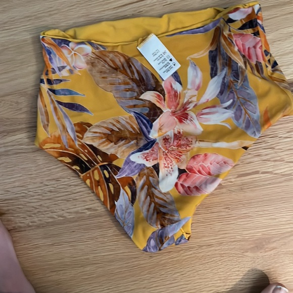 L*Space top and Portia bottom desert palm - Picture 8 of 9